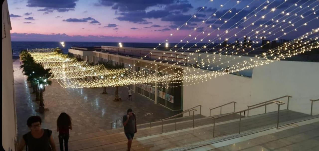 Beachfront Studio Apartment Bat Yam 412 Экстерьер фото
