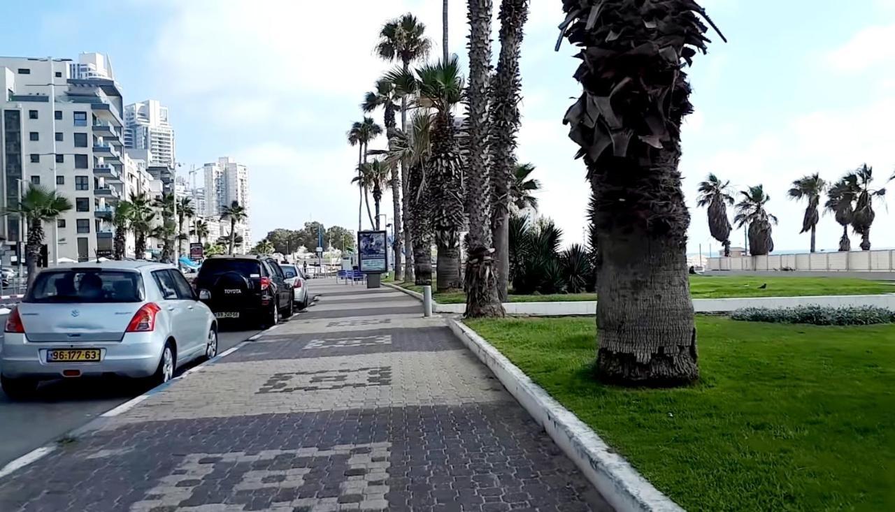 Beachfront Studio Apartment Bat Yam 412 Экстерьер фото