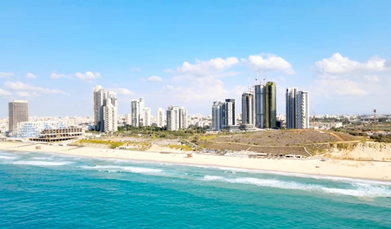 Beachfront Studio Apartment Bat Yam 412 Экстерьер фото