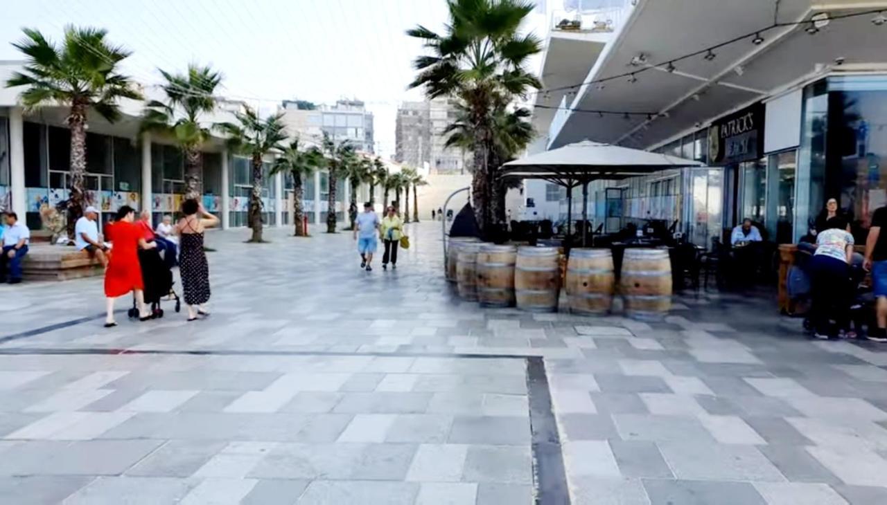 Beachfront Studio Apartment Bat Yam 412 Экстерьер фото