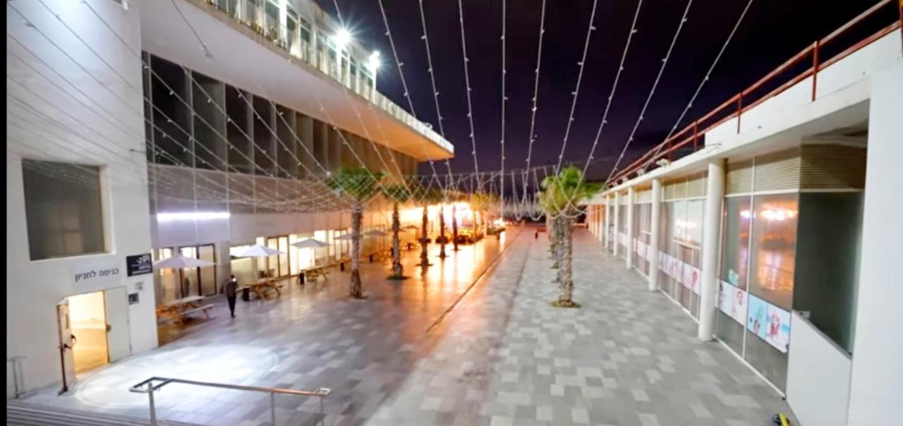 Beachfront Studio Apartment Bat Yam 412 Экстерьер фото