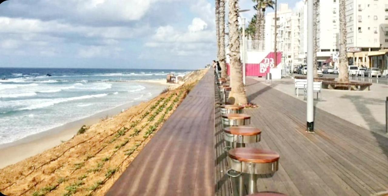 Beachfront Studio Apartment Bat Yam 412 Экстерьер фото