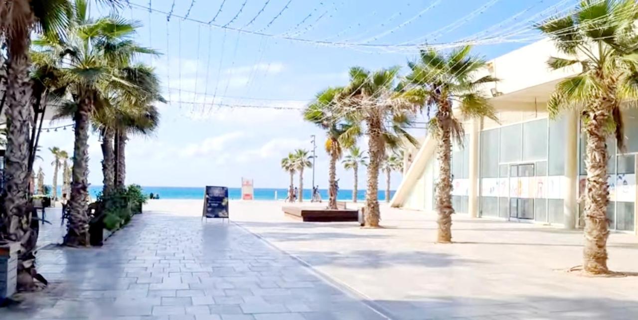 Beachfront Studio Apartment Bat Yam 412 Экстерьер фото
