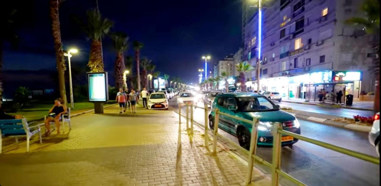 Beachfront Studio Apartment Bat Yam 412 Экстерьер фото