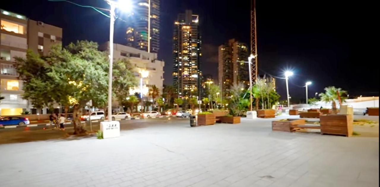 Beachfront Studio Apartment Bat Yam 412 Экстерьер фото