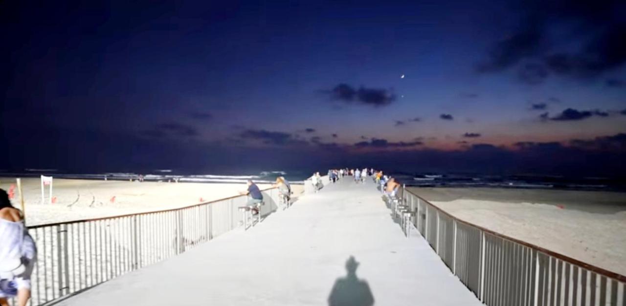 Beachfront Studio Apartment Bat Yam 412 Экстерьер фото
