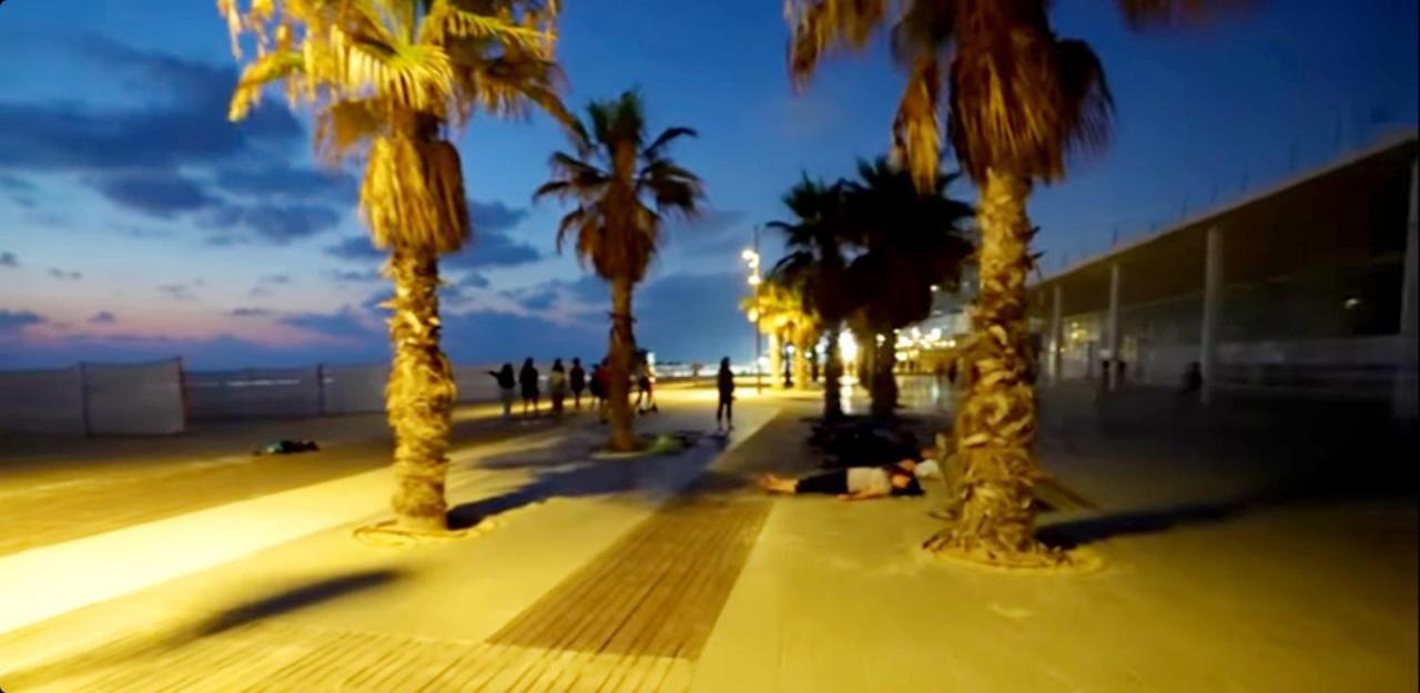 Beachfront Studio Apartment Bat Yam 412 Экстерьер фото