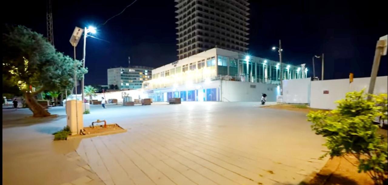 Beachfront Studio Apartment Bat Yam 412 Экстерьер фото