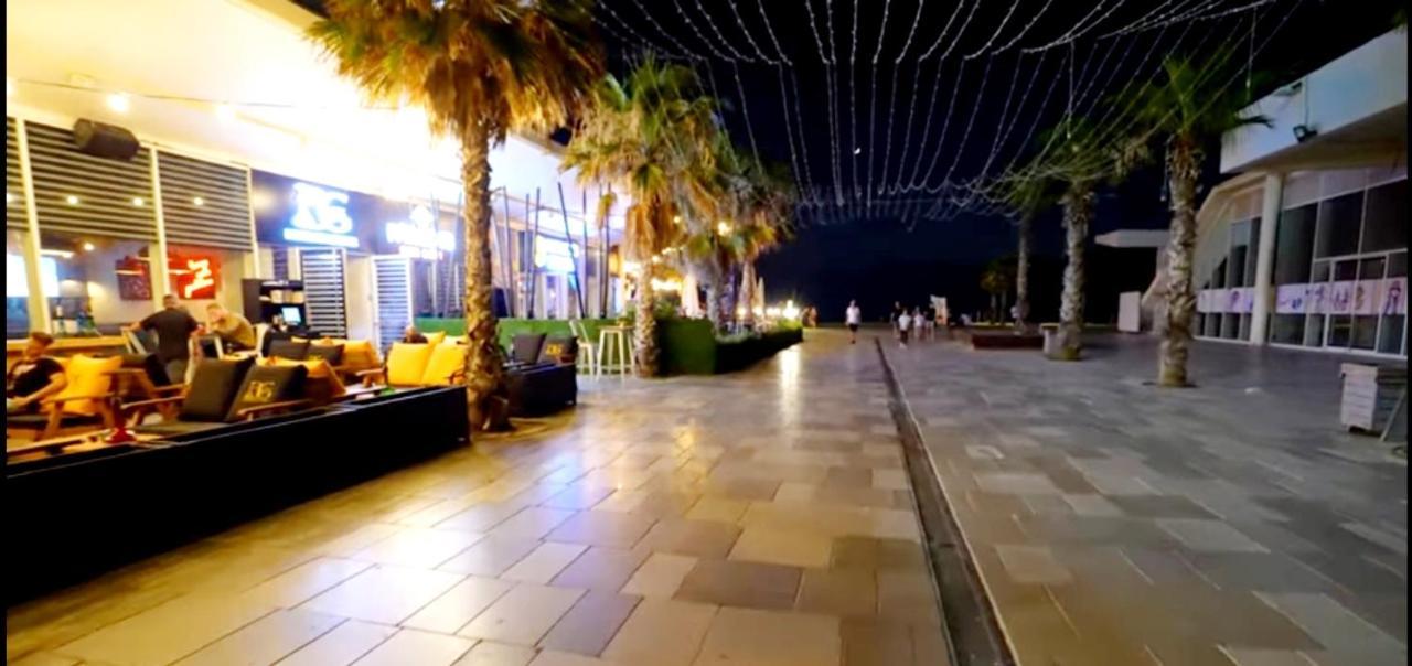 Beachfront Studio Apartment Bat Yam 412 Экстерьер фото