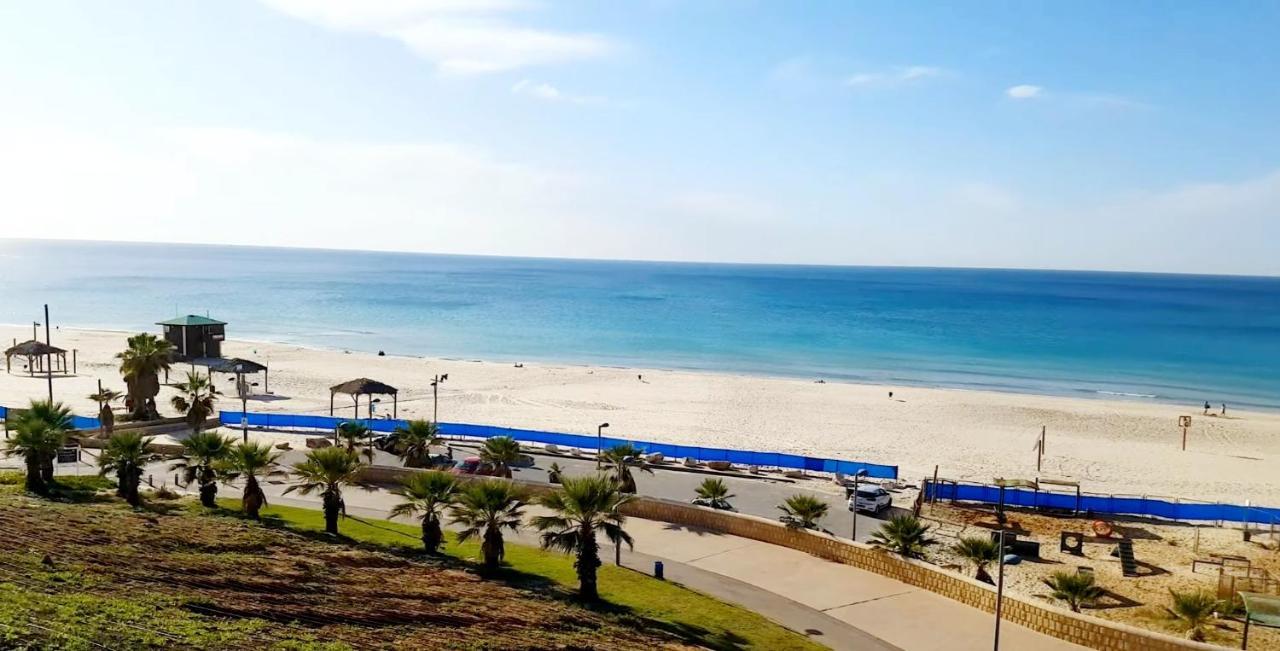 Beachfront Studio Apartment Bat Yam 412 Экстерьер фото