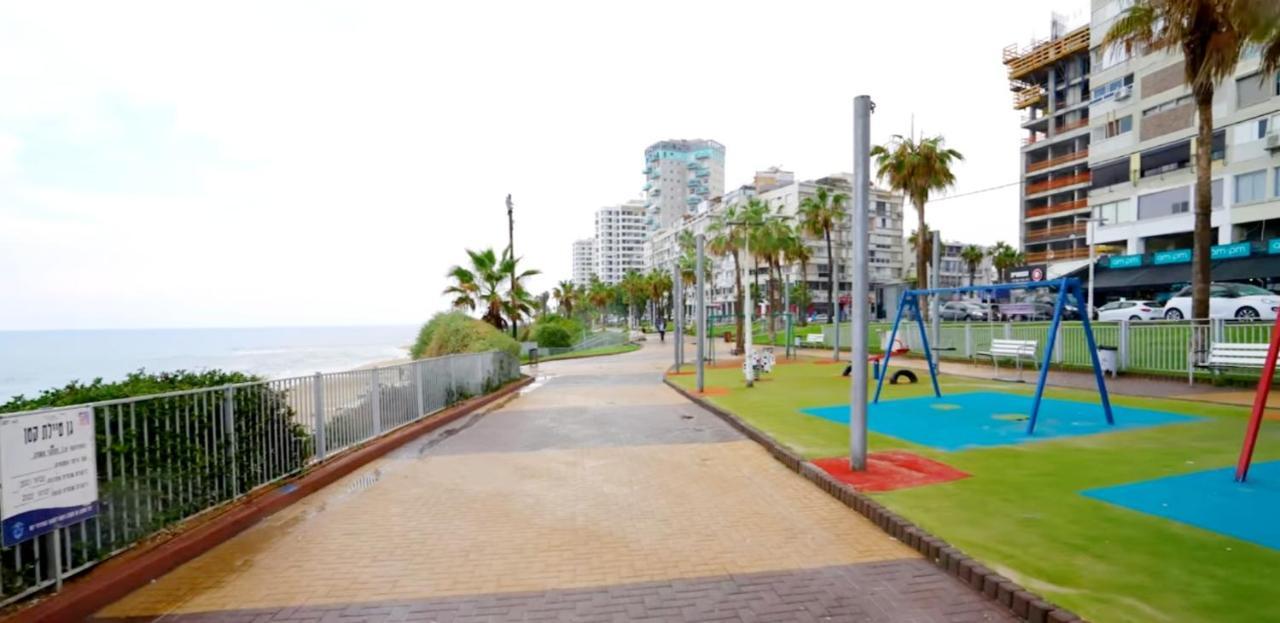 Beachfront Studio Apartment Bat Yam 412 Экстерьер фото