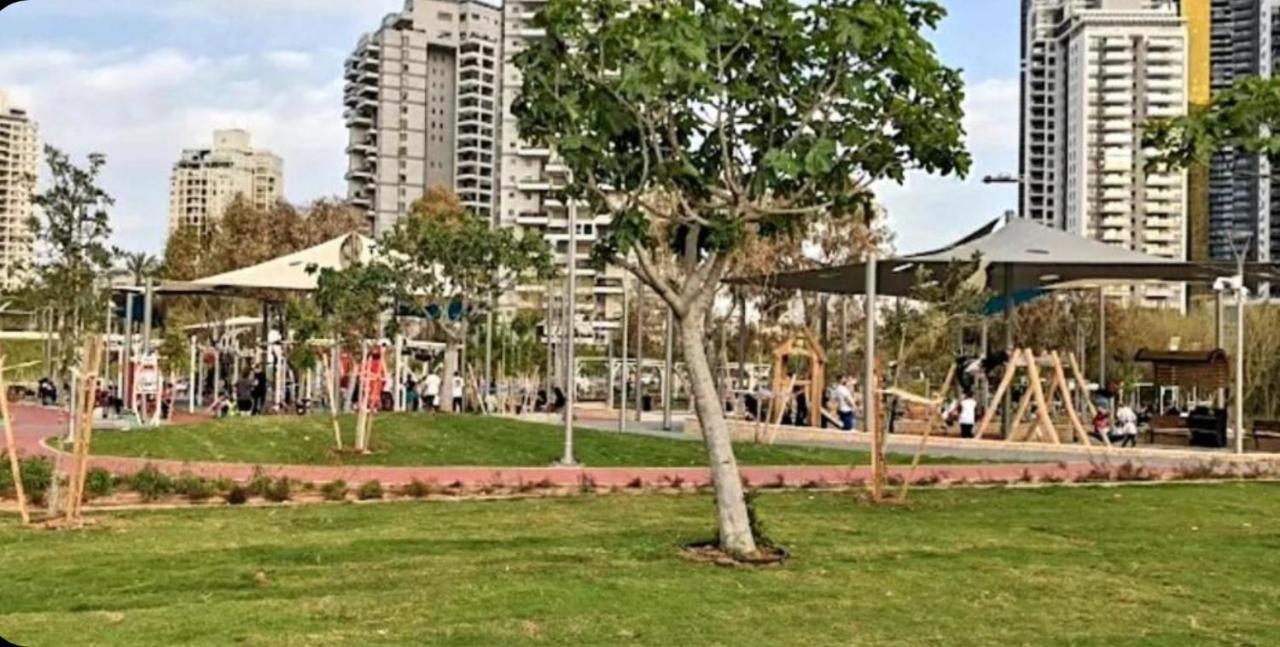 Beachfront Studio Apartment Bat Yam 412 Экстерьер фото